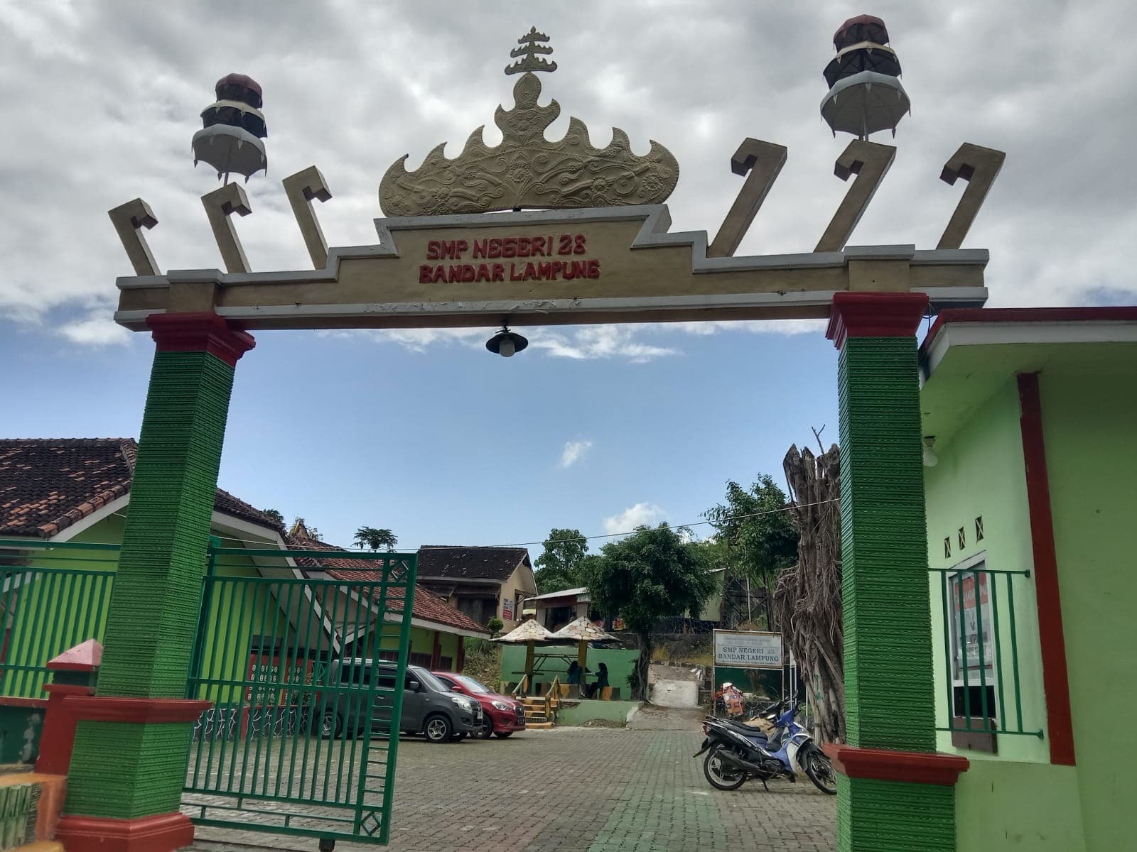 Gerbang SMP Negeri 28 Bandar Lampung